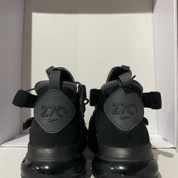 Nike Air Edge 270 in Triple Black - Picture 4 of 7